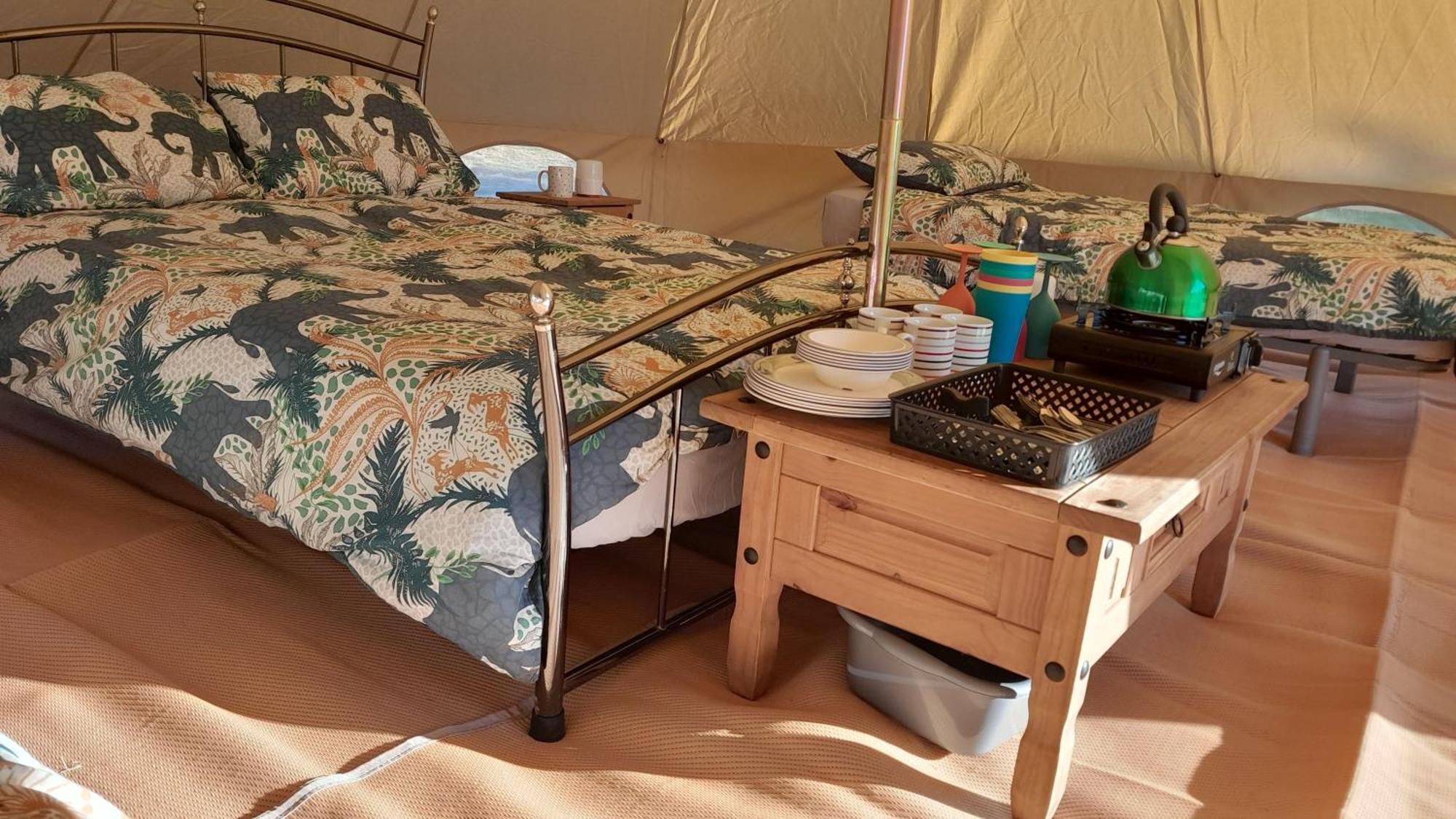 Cornish Skies Glamping Pool Bagian luar foto