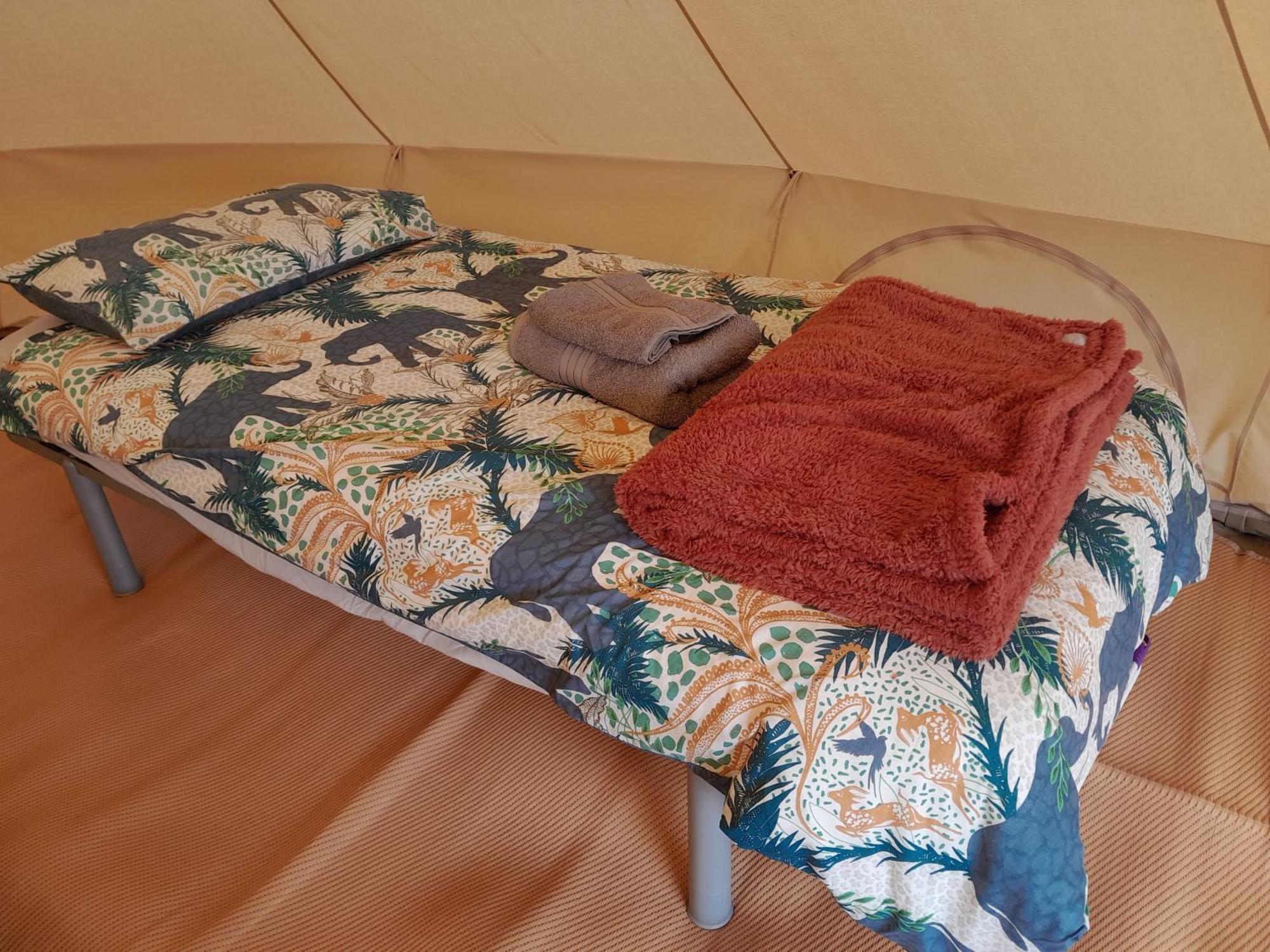 Cornish Skies Glamping Pool Bagian luar foto